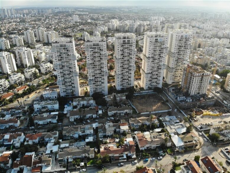 התקדמות בבניית פרויקט “דוניץ בקריית האמנים” בראשון לציון