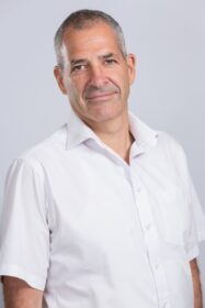 שמואל שוב שותף מנהל משרד שוב ושות צילום סטודיו תומס (731 x 1097)-6522a85a