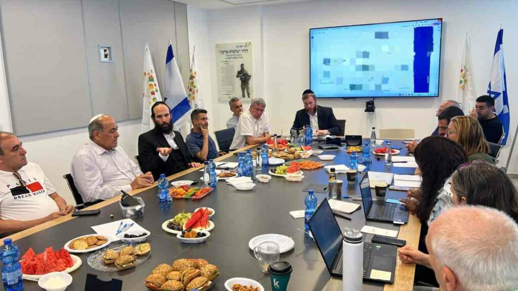 מפגש של מנכ'ל משרד השיכון עם ראשי רשויות בקו העימות