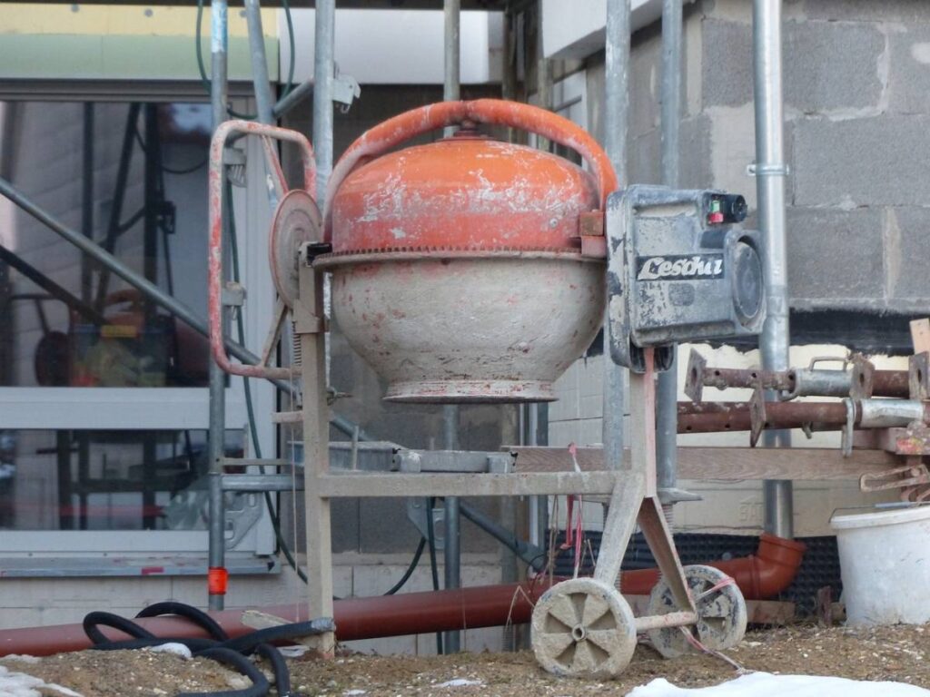 תיקון לחוק רישום קבלנים. בתמונה: מערבל בטון