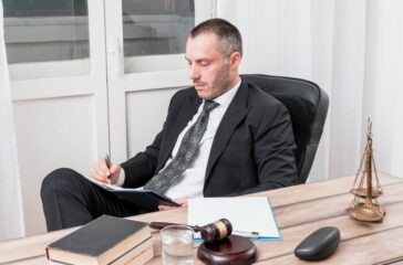 lawyer425 עורך דין מקרקעין. מקור: freepik